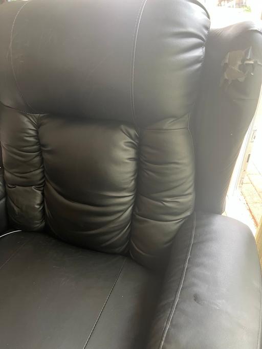 Buy & Sell Barton Seagrave North Northamptonshire - Photos for Free Electric recliner armchair