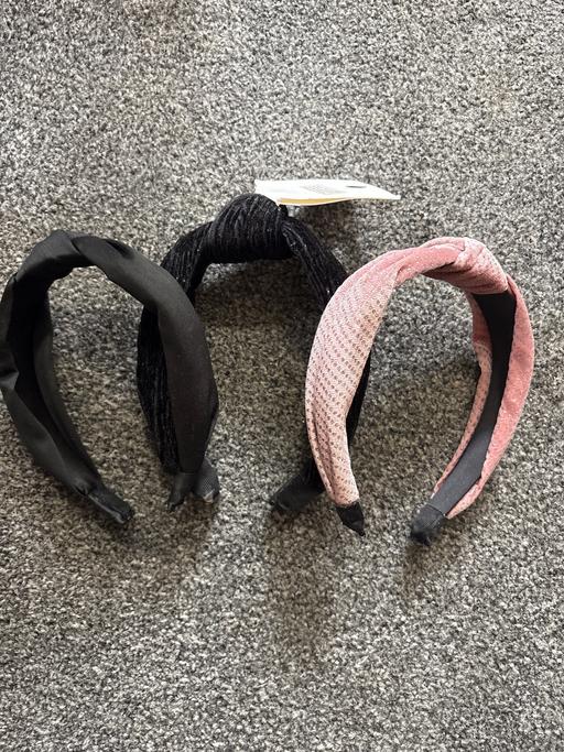 Buy & Sell Stockbridge Village Knowsley - Photos for 3 tie knot hairbands