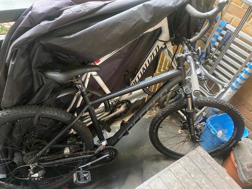 Vehicles Upper Holloway North London - Photos for Xiaomi Mi E-scooter 1s & Carerra Black Bike