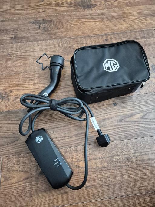 Vehicles Wennington Havering - Photos for MG HS plug In Car Charger UK 3 Pin Wall / Gar