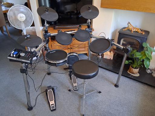Buy & Sell Ealing West London - Photos for Alesis command mesh drum kit