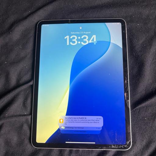 Buy & Sell Wolverhampton West Midlands - Photos for iPad Pro 11 (2020) a2230