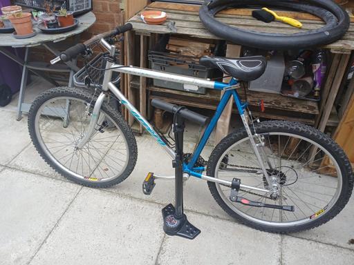 Buy & Sell Wednesfield Wolverhampton - Photos for Mountain Bike Men's + Pump