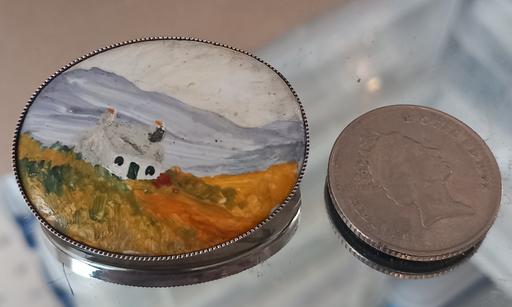Buy & Sell Thatto Heath Saint Helens - Photos for vintage oil painting brooch