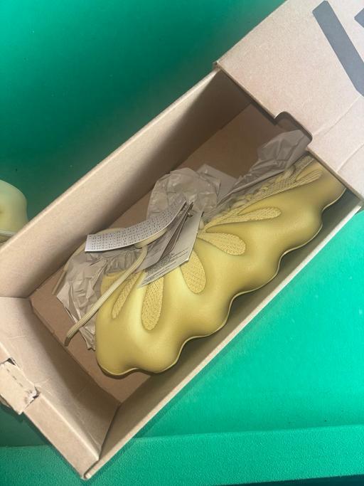 Buy & Sell Rutherglen Glasgow - Photos for Sulphur 450 Yeezys