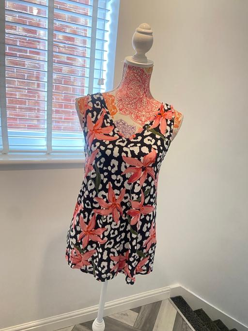 Buy & Sell Corngreaves Trading Estate Sandwell - Photos for (12) F&F VEST £1