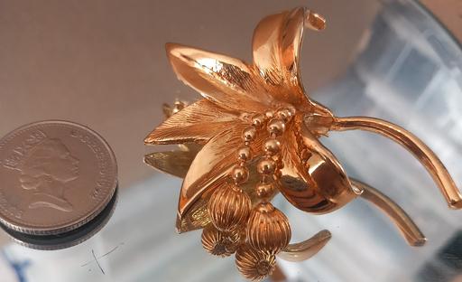 Buy & Sell Thatto Heath Saint Helens - Photos for Vintage Hollywood tiger lily brooch