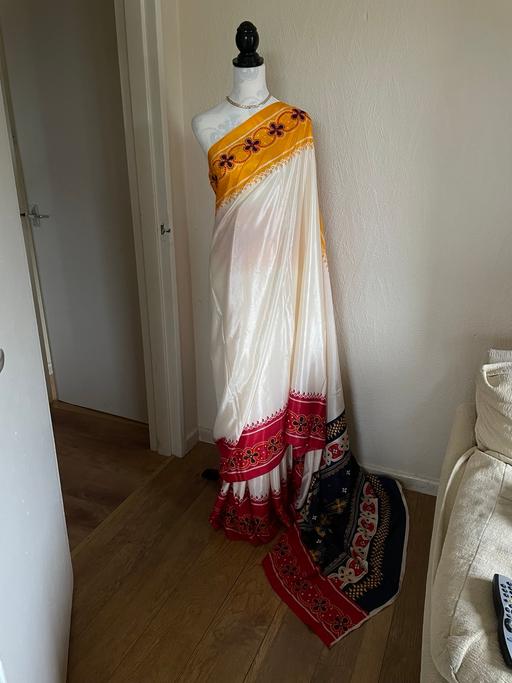 Buy & Sell Harborne Birmingham - Photos for Cream yellow and red saree