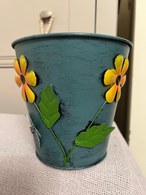 Buy & Sell Hetton-Le-Hole Sunderland - Photos for Pretty Metal Pot ( New )