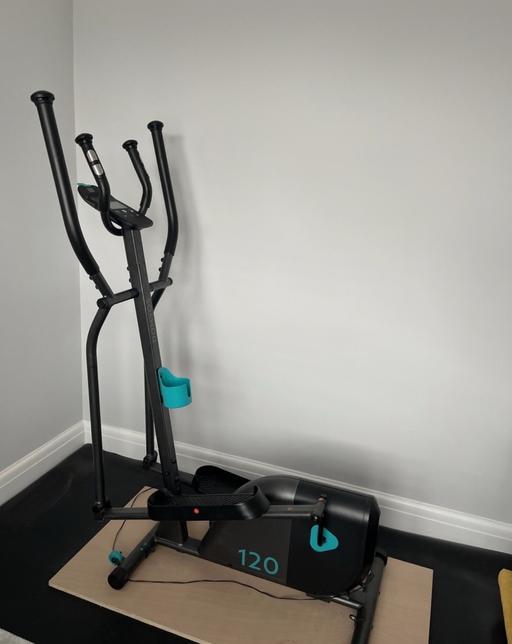 Buy & Sell Hackney Wick East London - Photos for Cross trainer