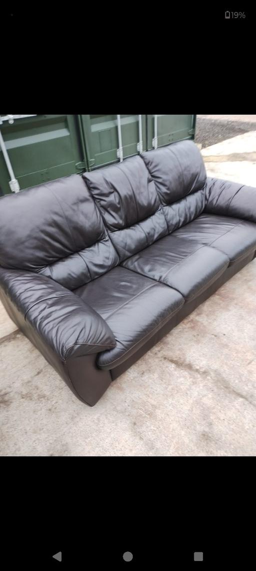 Buy & Sell Lewisham South East London - Photos for Brown leather 3 Seater and 1 Armchair