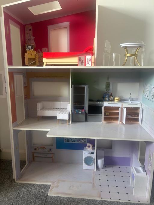 Buy & Sell Aveley Thurrock - Essex - Photos for Rainbow high house