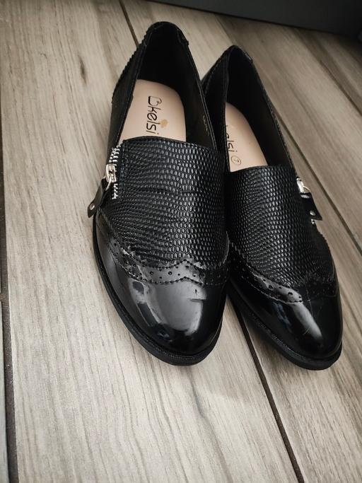 Buy & Sell Scholes Rotherham - Photos for New black flats 7
