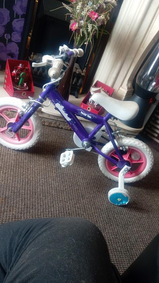 Buy & Sell Shard End Birmingham - Photos for kids, bike with stabalizers good condition