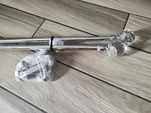 Buy & Sell Scholes Rotherham - Photos for 2 silver & glass ornate ends