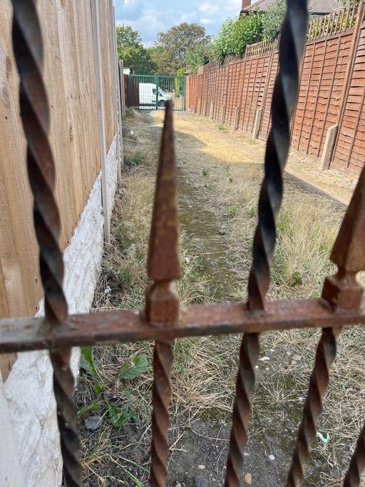 Buy & Sell West Bromwich Sandwell - Photos for Gate spikes
