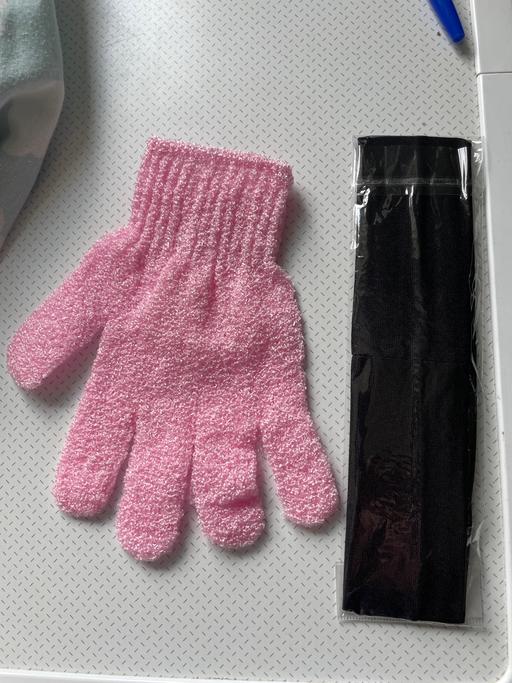 Buy & Sell Maypole Birmingham - Photos for New exfoliating glove & head band