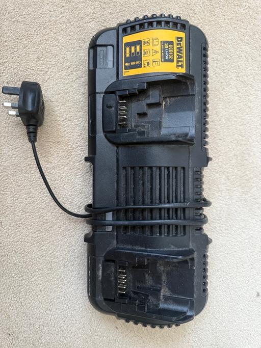 Buy & Sell Potters Bar Hertsmere - Photos for Dewalt DCB132 universal 4a dual port charge
