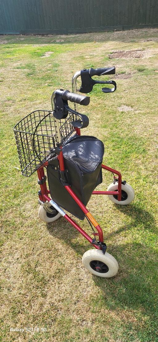 Buy & Sell Bloxwich Walsall - Photos for MOBILITY WALKER WITH BASKET AND BAG