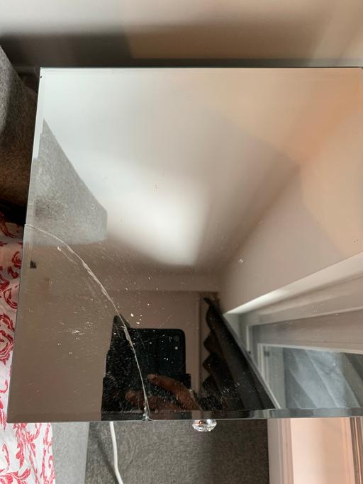 Buy & Sell Blackhorse Road East London - Photos for Class bedside table