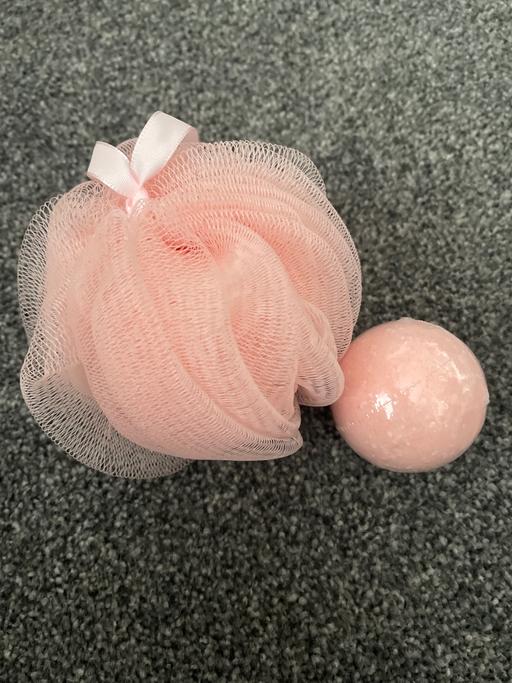 Buy & Sell Gornal Wood Dudley - Photos for New shower puff and bath bomb