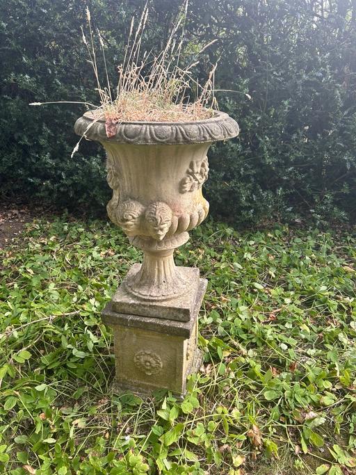Buy & Sell Sutton Trinity Birmingham - Photos for Large stone urn on stand