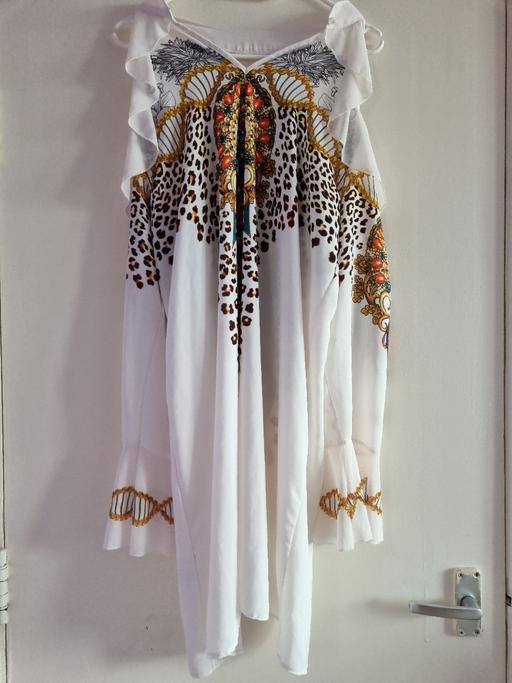 Buy & Sell Liverpool Knowsley - Photos for BNWOT Venus Cold Shoulder Top