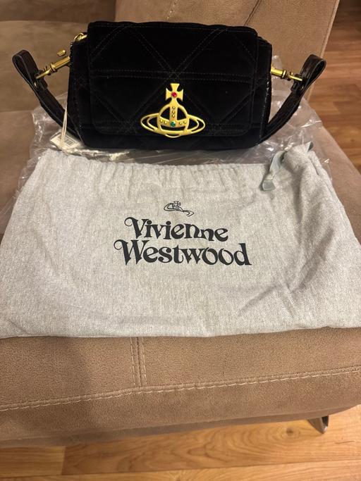 Buy & Sell Mill Hill East Station Barnet - Photos for Brand new Vivienne Westwood bag