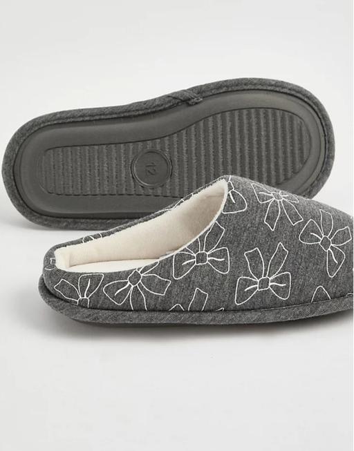 Buy & Sell Tipton Sandwell - Photos for girls bow slippers new size junior 11