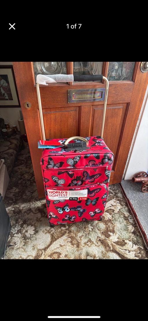 Buy & Sell Kidbrooke South East London - Photos for It’s light world largest large suitcase
