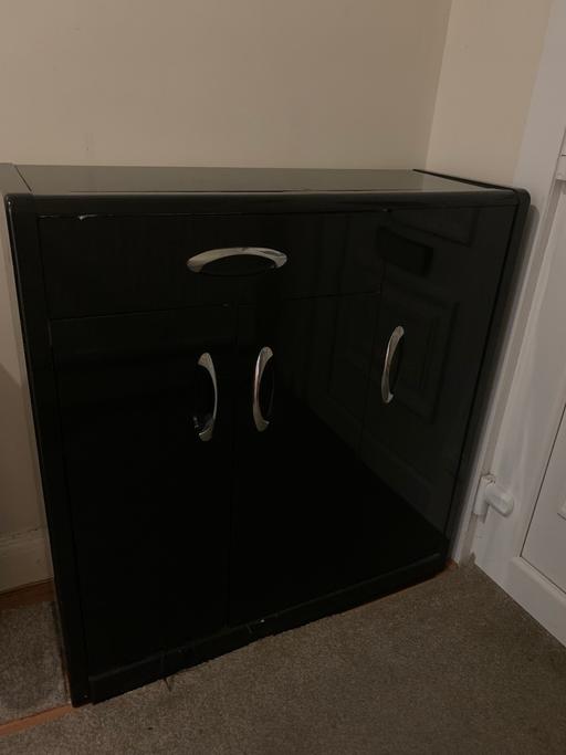 Buy & Sell Luton Bedfordshire - Photos for Black gloss side board