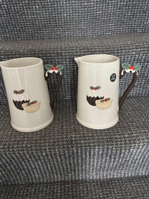 Buy & Sell Kidbrooke South East London - Photos for Pair of hand painted Christmas pudding jugs
