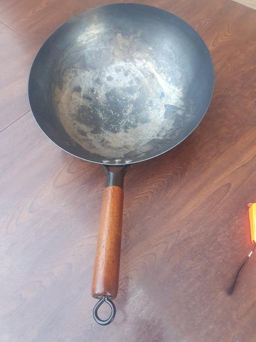 Buy & Sell Pensnett Dudley - Photos for Heavy Solid, Wooden Handle , 13 inch Wok ,