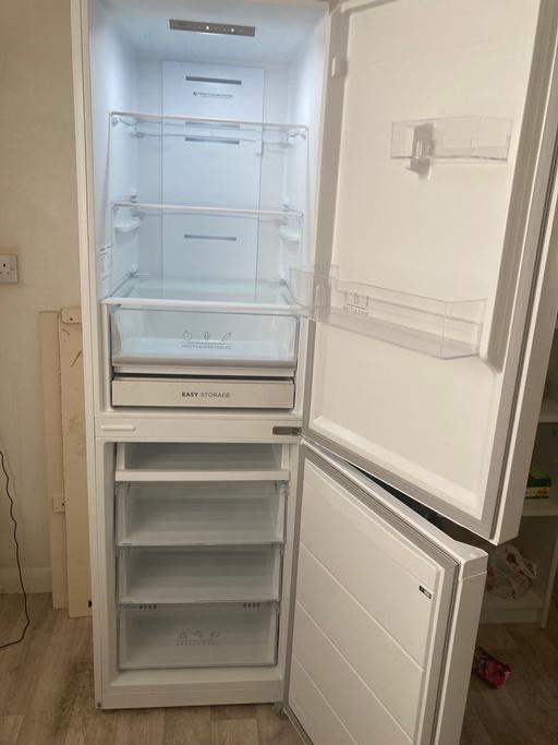 Buy & Sell Furzton Milton Keynes - Photos for Midea White Fridge Freezer 180cm 60/40