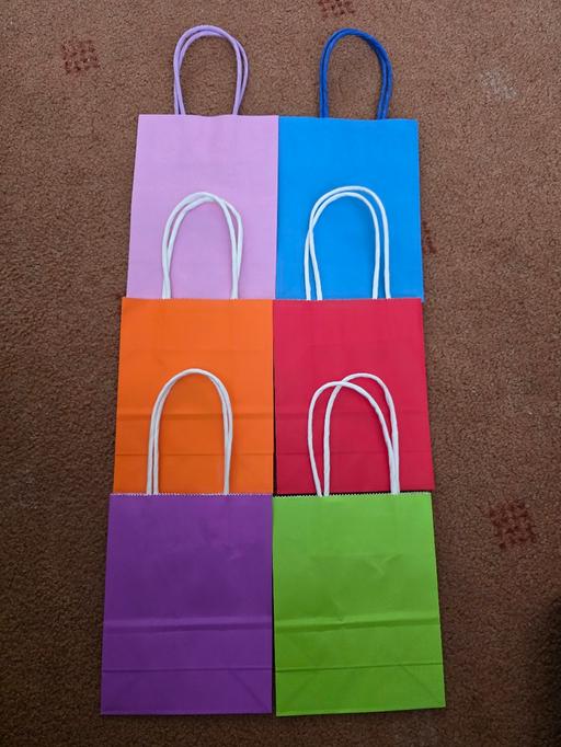 Classes Blackpool Town Centre Blackpool - Photos for Coloured gift bags x 6 NEW