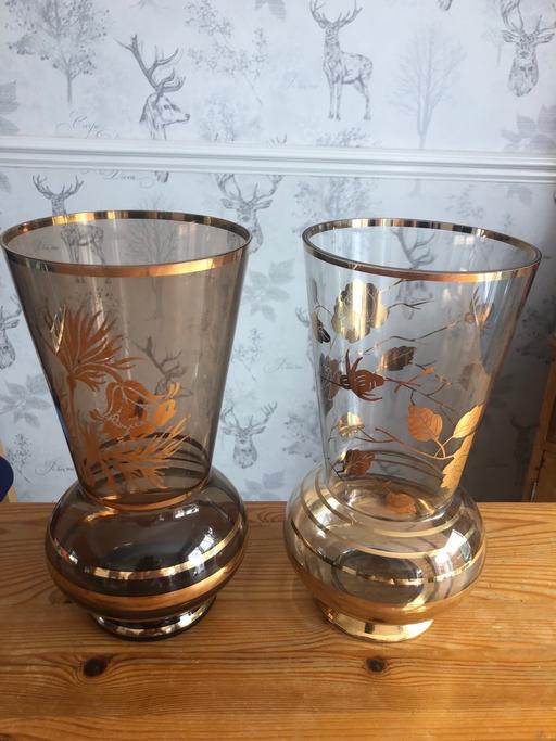Buy & Sell Stanwell Spelthorne - Photos for 2 GLASS VASE’S