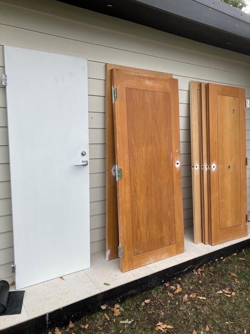 Buy & Sell Hoddesdon Broxbourne - Photos for 4X Fire Doors & 2X Standard Doors