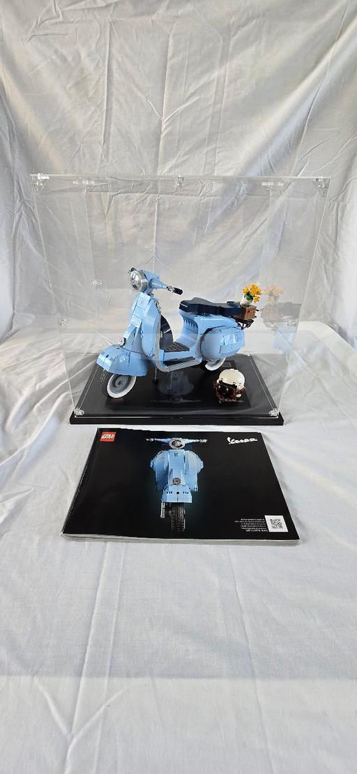 Buy & Sell Llwynhendy Carmarthenshire - Wales - Photos for lego Vespa scooter & Display Case