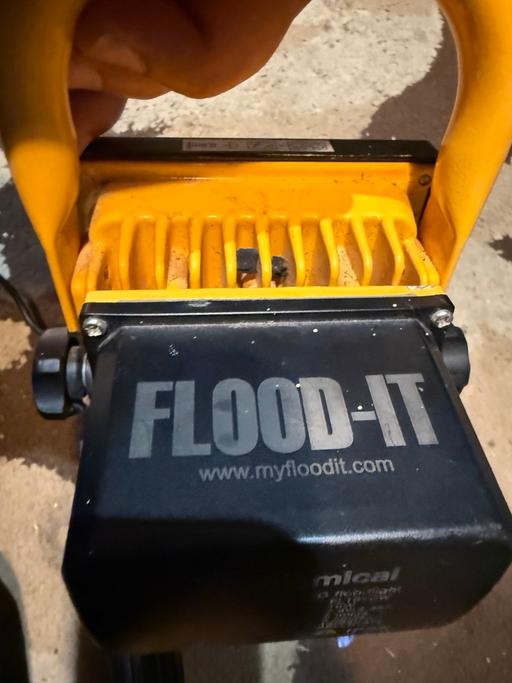 Buy & Sell Birchills Walsall - Photos for Flood it rechargeable light
