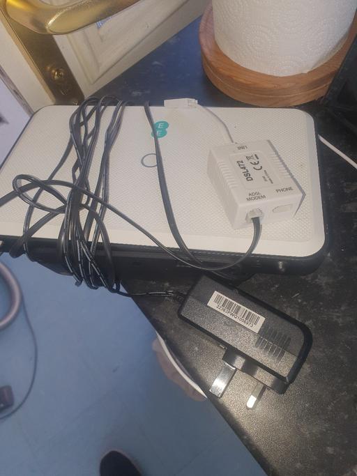 Buy & Sell Pensnett Dudley - Photos for EE Smart Router , Adaptor & Wires, Good Con
