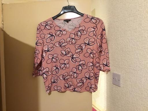 Buy & Sell Woodcross Wolverhampton - Photos for Ladies Top Size 22
