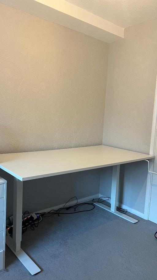 Buy & Sell Surbiton Kingston Upon Kingston upon Thames - Photos for Adjustable desk table white 160 x 80cm