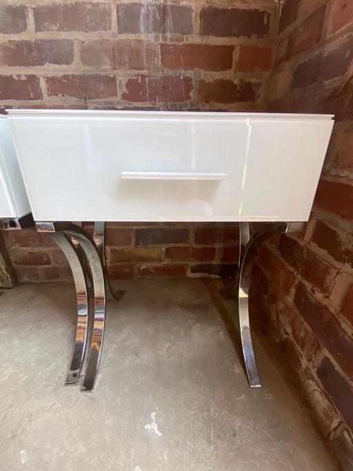 Buy & Sell Sprotbrough Doncaster - Photos for 2x Next white glass bedside tables