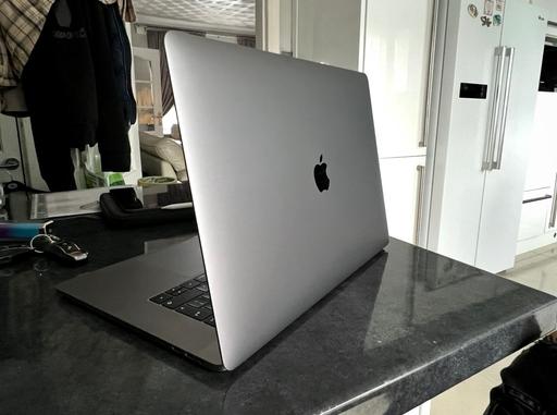 Buy & Sell Astra Business Park Trafford - Photos for MacBook Pro 15” 2016 Touch Bar