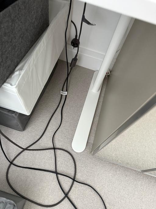 Buy & Sell Chiswick West London - Photos for Ikea desk 90*60 New