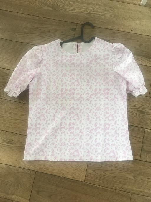 Buy & Sell Maze Hill South East London - Photos for Flowery blouse short sleeve size S/M