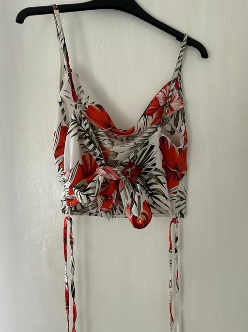 Buy & Sell Balby Doncaster - Photos for Floral crop top