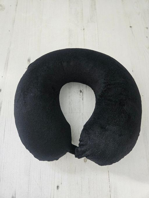 Buy & Sell Weston Point Halton - Photos for Black neck travel pillow