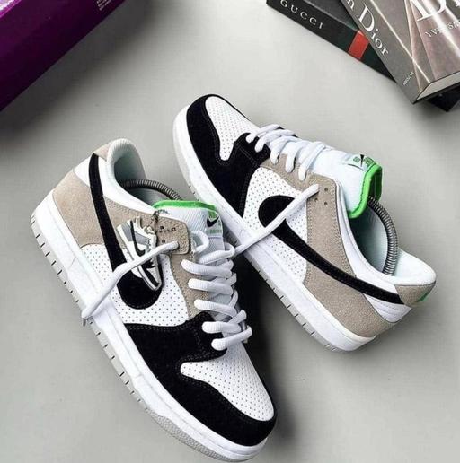 Buy & Sell Mytchett Surrey Heath - Photos for Nike Chlorophyll SB Dunk Unisex Trainers