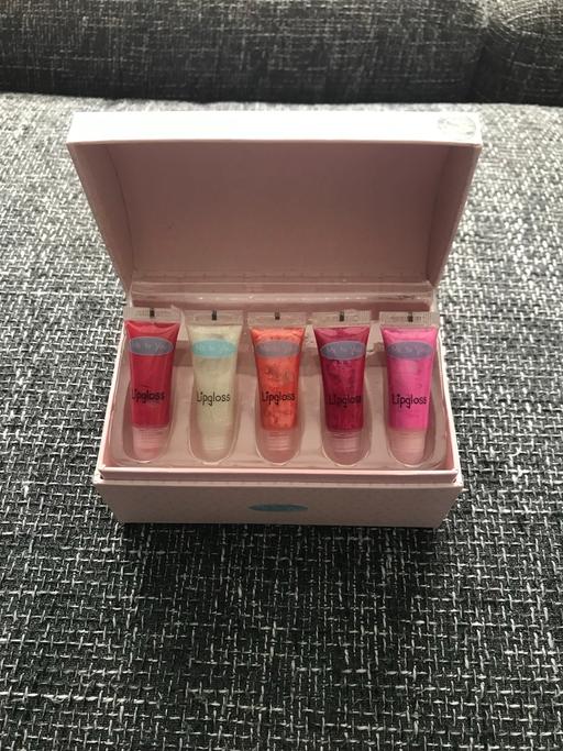 Buy & Sell Edgbaston Birmingham - Photos for 21 Piece Makeup & Lip Gloss Set
